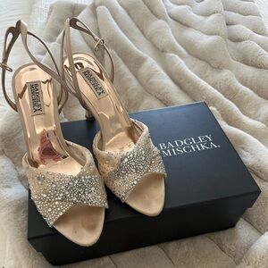 Badgley Mischka Cameryn Satin Peep Toe Stiletto w/ Crystal Embellished Size 8.5